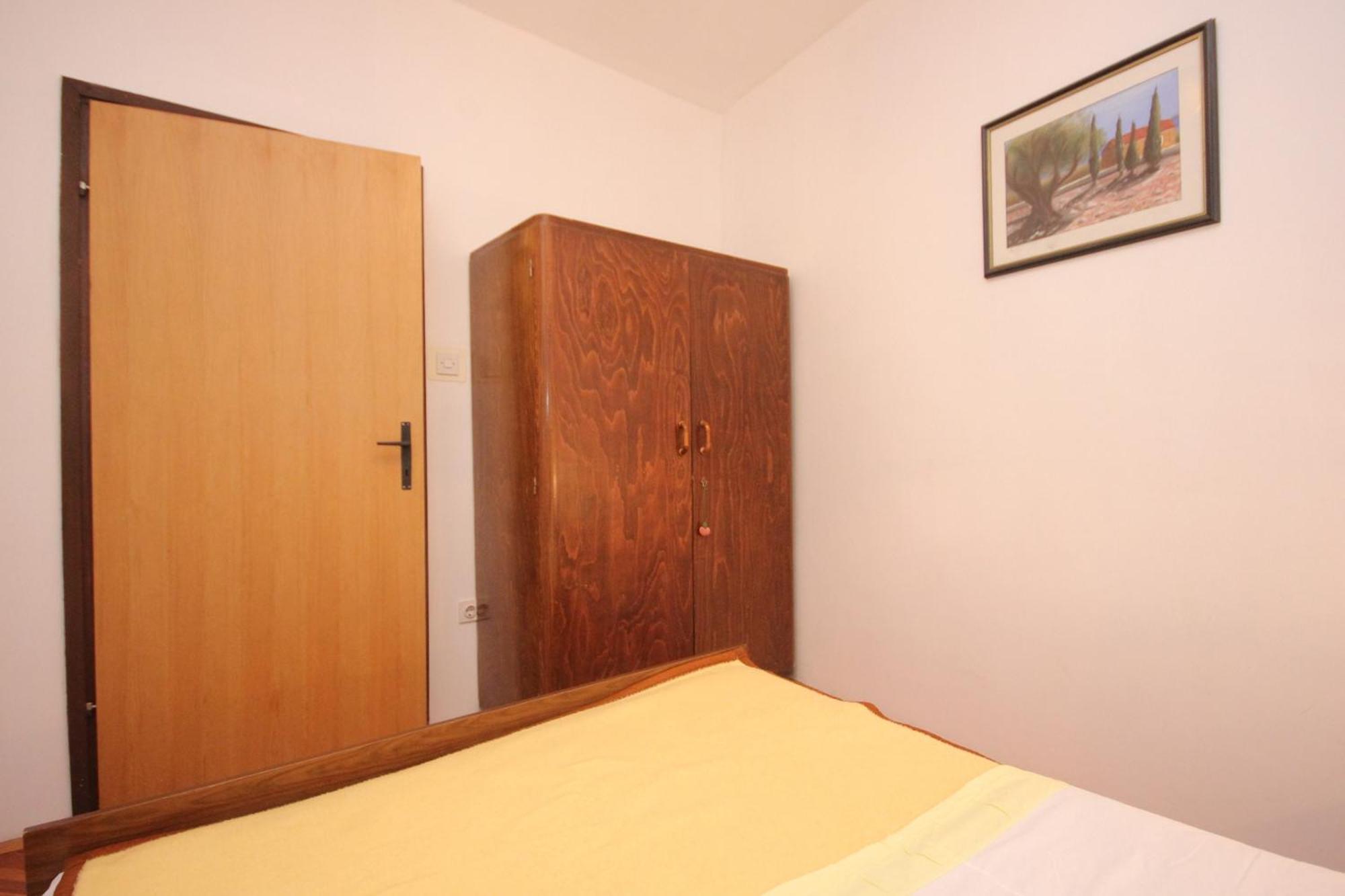 Apartments With A Swimming Pool Zubovici, Pag - 9365 Номер фото